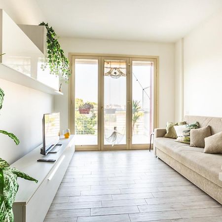 Appartamento Urban Retreat -Private Parking+Terrace Roma Esterno foto