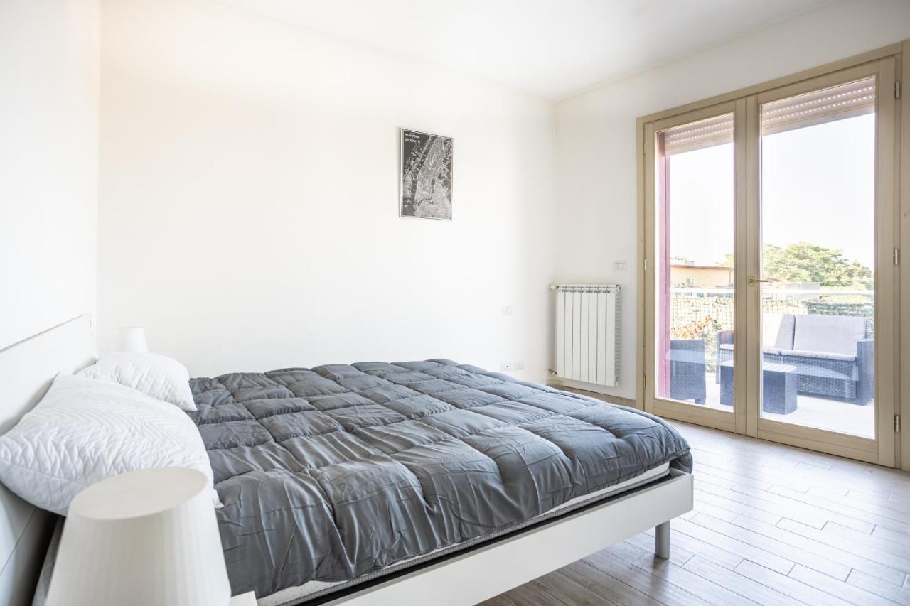 Appartamento Urban Retreat -Private Parking+Terrace Roma Esterno foto