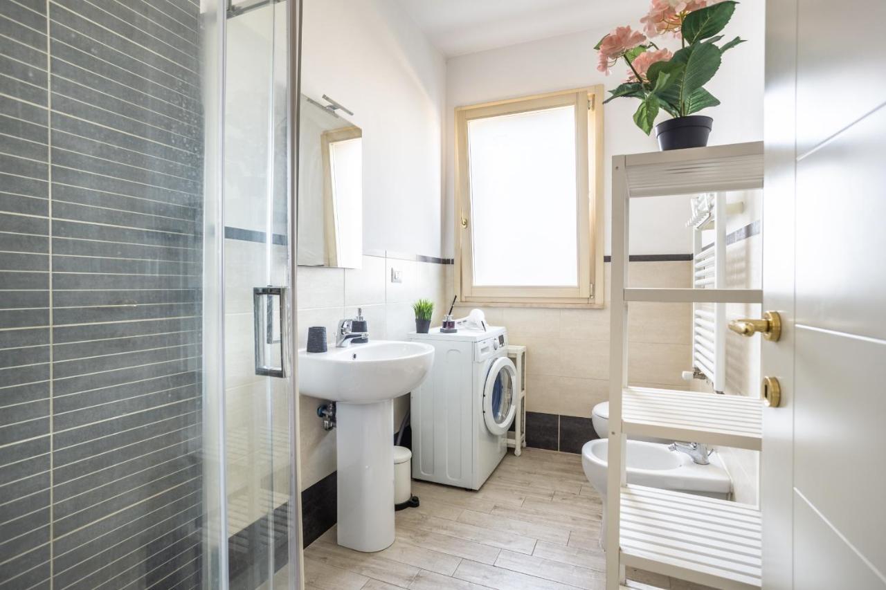 Appartamento Urban Retreat -Private Parking+Terrace Roma Esterno foto