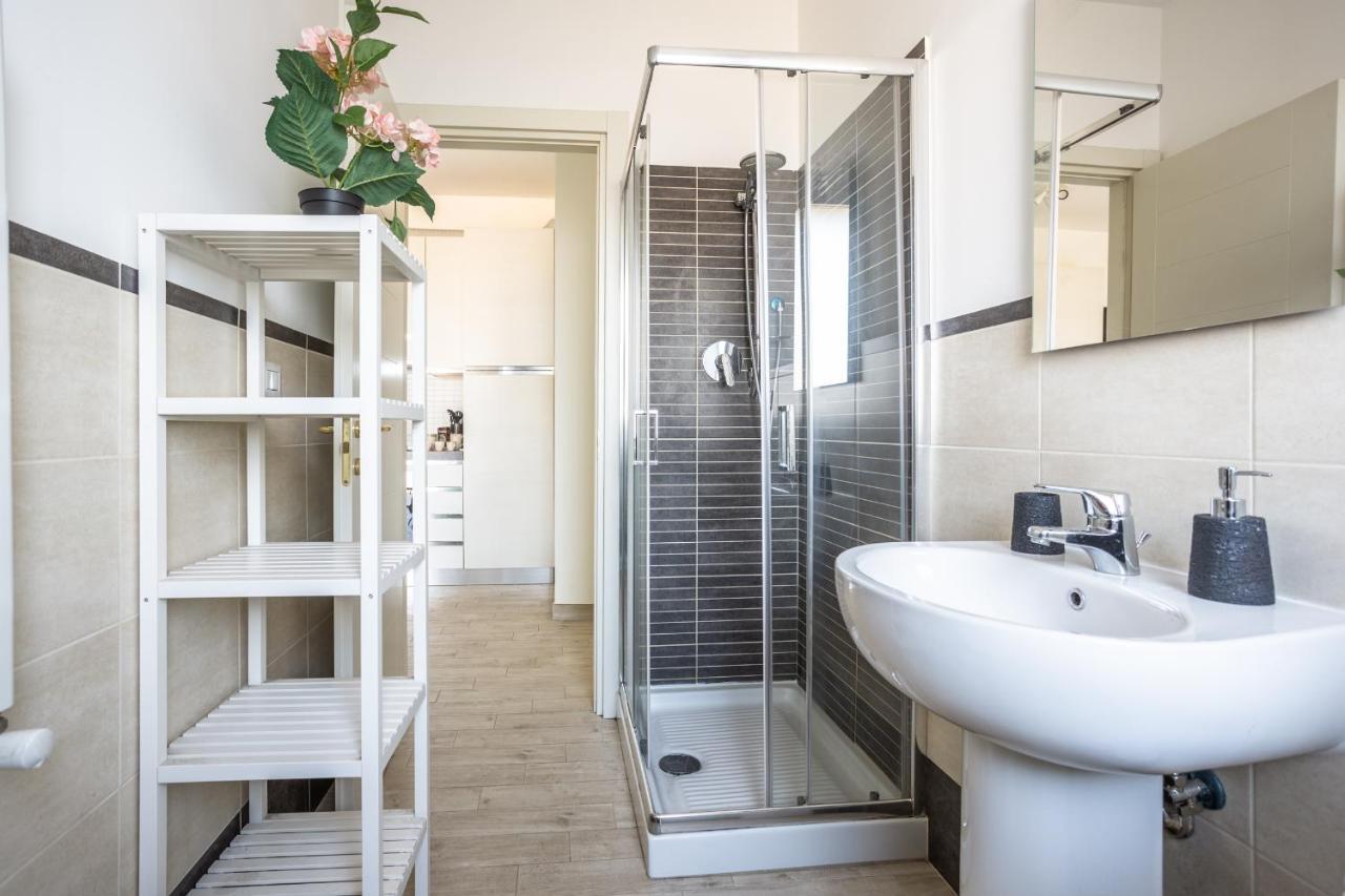 Appartamento Urban Retreat -Private Parking+Terrace Roma Esterno foto