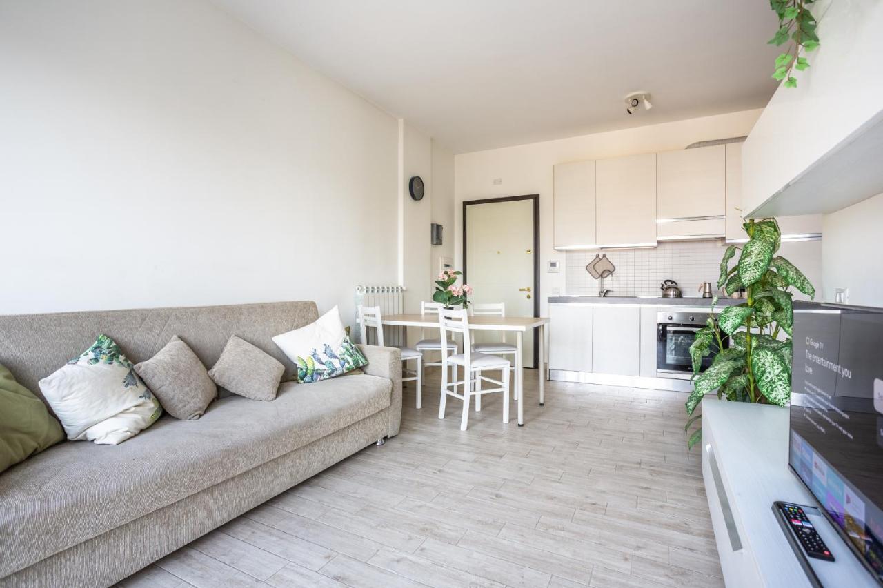 Appartamento Urban Retreat -Private Parking+Terrace Roma Esterno foto