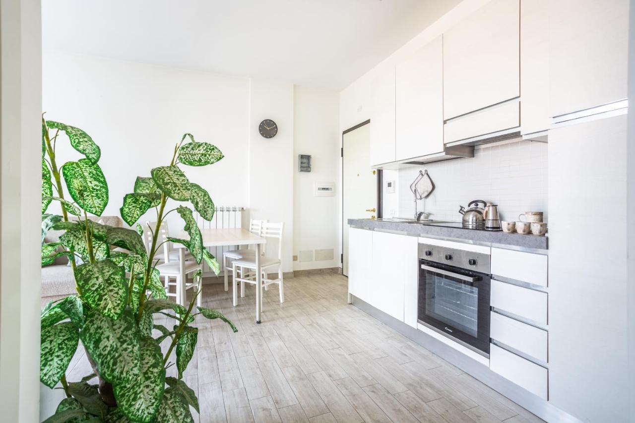 Appartamento Urban Retreat -Private Parking+Terrace Roma Esterno foto