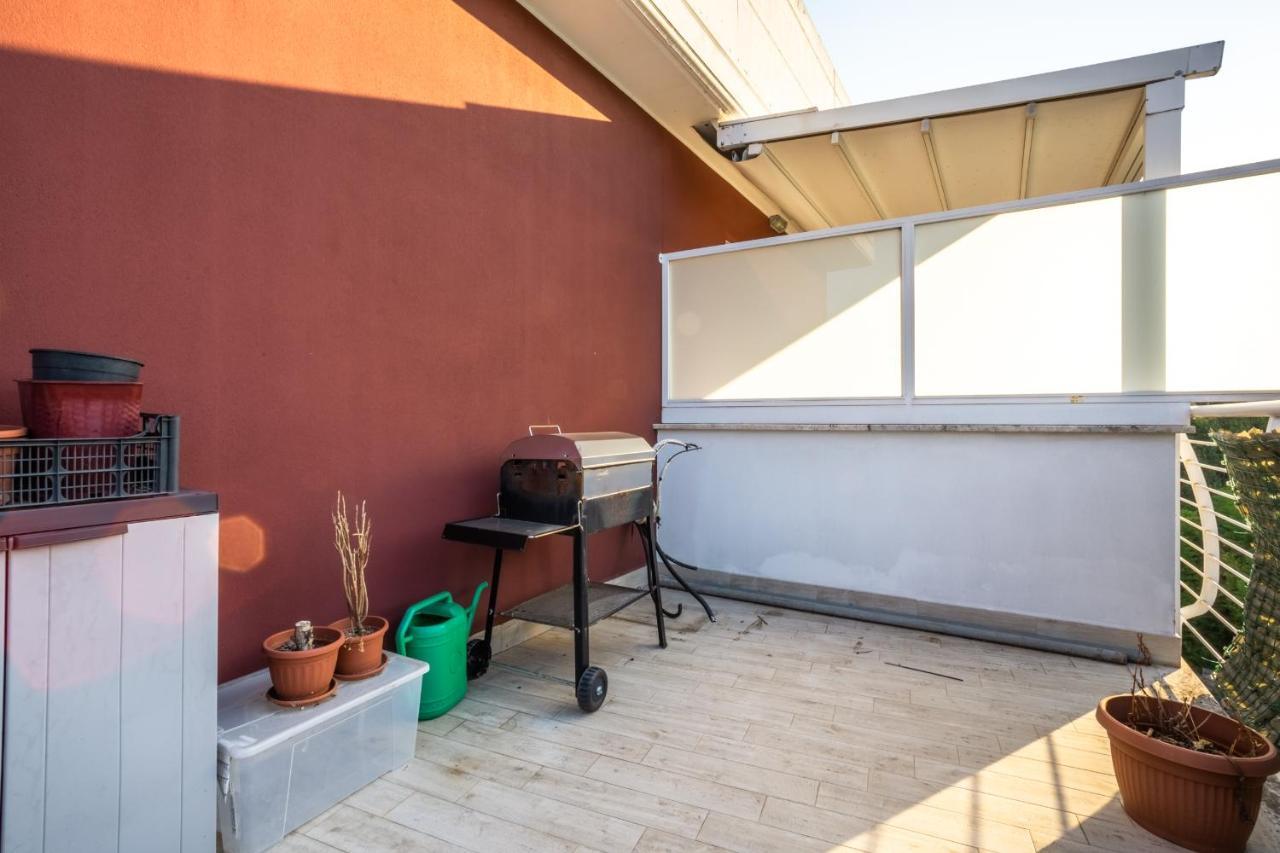 Appartamento Urban Retreat -Private Parking+Terrace Roma Esterno foto